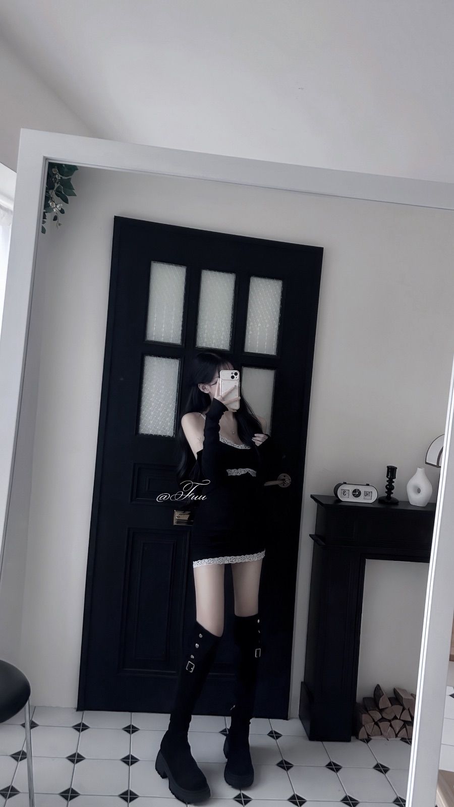 52188|法式純欲蕾絲抓皺包臀短洋+透膚外罩兩件套 🖤